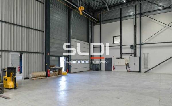 Activités A LOUER - GENAS - 2 883 m²
