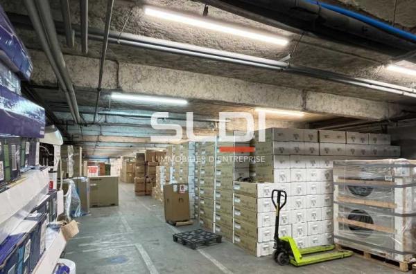 Activités A VENDRE - VAULX EN VELIN - 1 800 m²