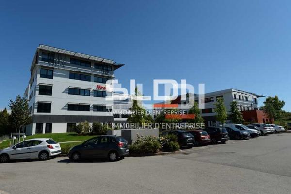 Bureaux A LOUER - SAINT PRIEST - 1 816 m²