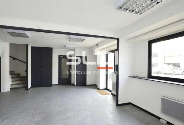 Activités A LOUER - VILLEURBANNE - 1 495 m² Activités A LOUER - VILLEURBANNE - 1 495 m²