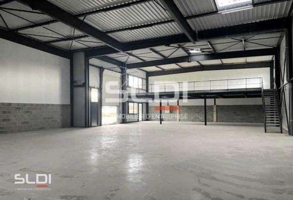 Activités A VENDRE OU A LOUER - FRANS - 538 m²