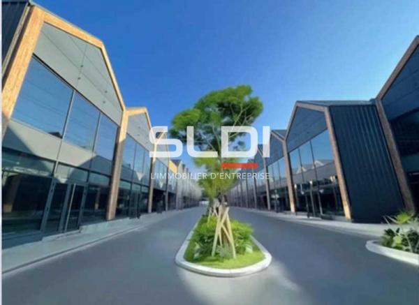 Commerces A VENDRE OU A LOUER - VENISSIEUX - 1 046 m²