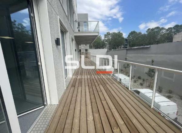 Bureaux A VENDRE OU A LOUER - VILLEURBANNE - 825 m² Bureaux A VENDRE OU A LOUER - VILLEURBANNE - 825 m²