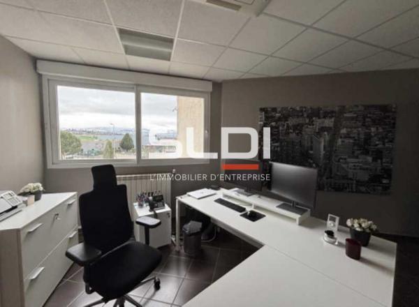 Activités A VENDRE - MORNANT - 2 200 m²