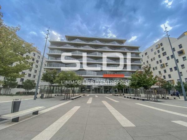 EBM Business School s'installe dans l'immeuble Odyssey à Vénissieux  ! 