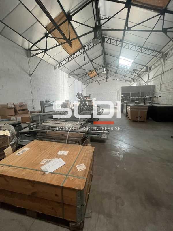 Activités A LOUER - VENISSIEUX - 1 531 m²