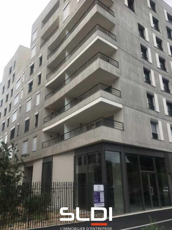 Commerces A LOUER - VILLEURBANNE - 110 m²