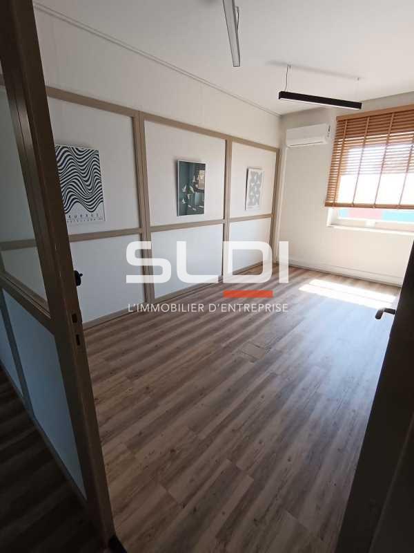 Bureaux A LOUER - LIMAS - 170 m²