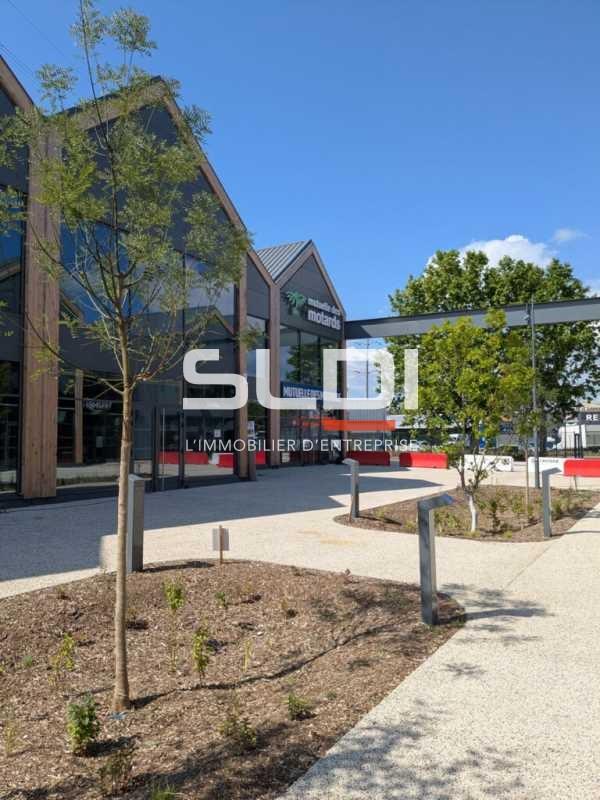Commerces A VENDRE OU A LOUER - VENISSIEUX - 1 046 m²