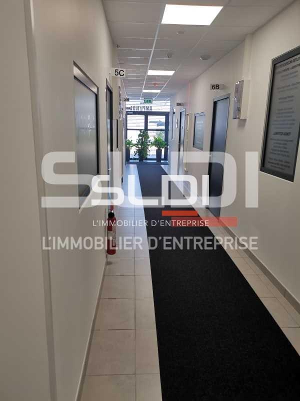 Bureaux A LOUER - SAINT JEAN DE BOURNAY - 177 m²