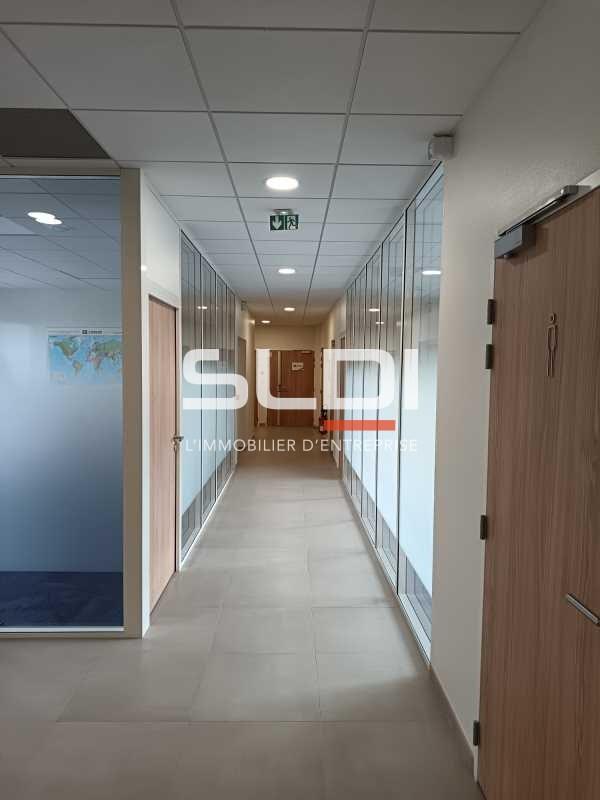 Bureaux A LOUER - GENAS - 206 m²