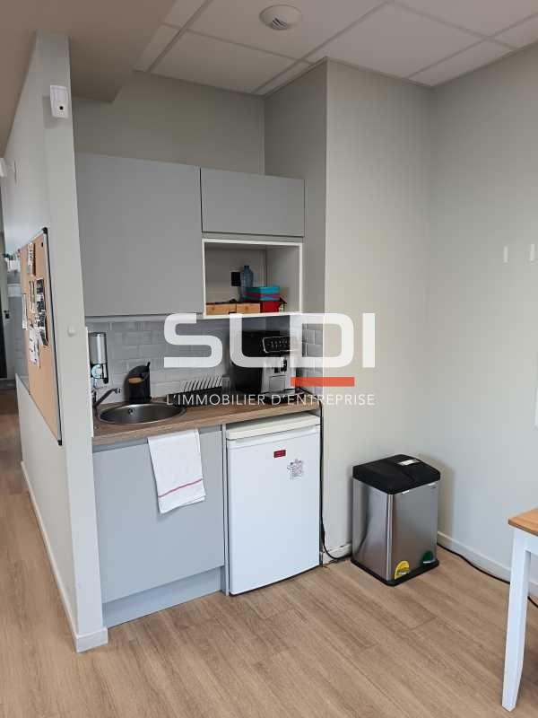 Bureaux A LOUER - VILLEURBANNE - 105 m²