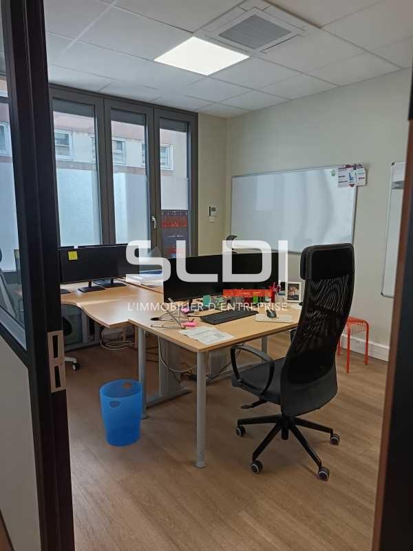 Bureaux A LOUER - VILLEURBANNE - 105 m²