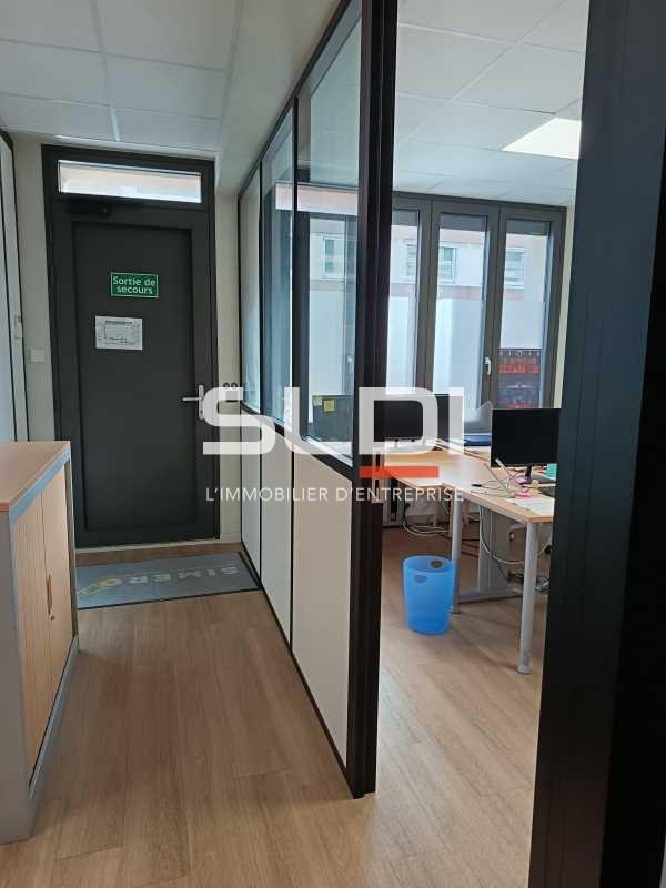 Bureaux A LOUER - VILLEURBANNE - 105 m²
