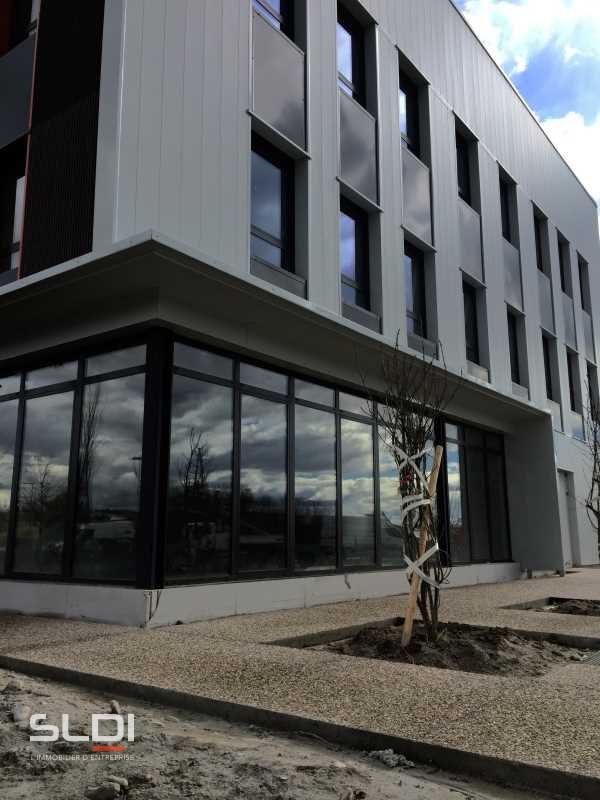 Activités A LOUER - MONTLUEL - 402 m²