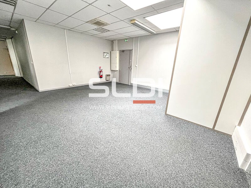 Bureaux A LOUER - VILLEURBANNE - 545 m²