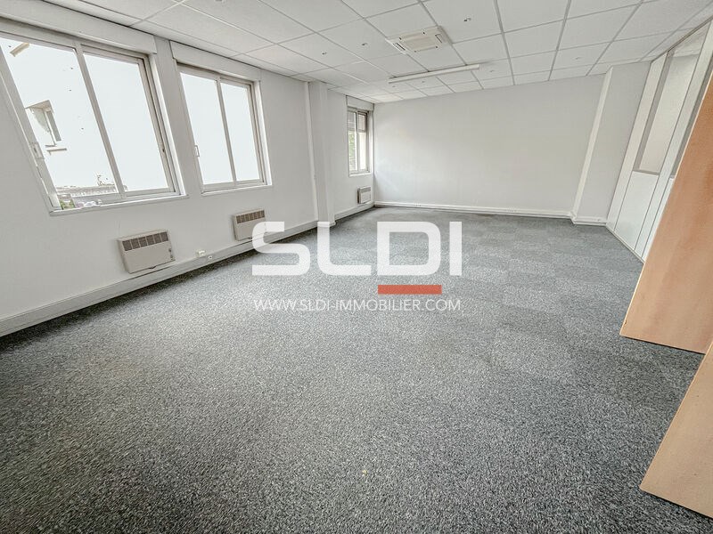 Bureaux A LOUER - VILLEURBANNE - 545 m²