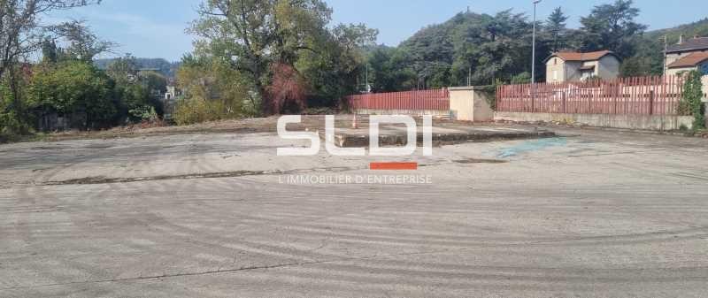 Activités A VENDRE - LORETTE - 2 630 m²