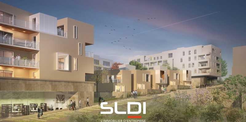 Commerces A VENDRE OU A LOUER - SATHONAY CAMP - 685 m²
