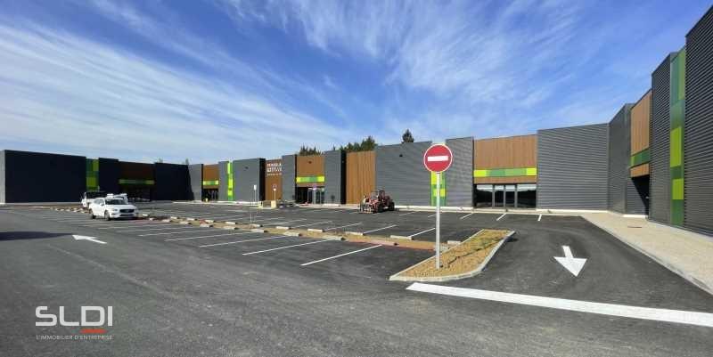 Commerces A VENDRE OU A LOUER - ANSE - 2 171 m²