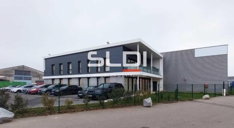 Activités A VENDRE OU A LOUER - MEYZIEU - 3 377 m²