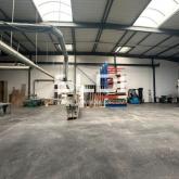 Locaux d'activités A VENDRE - DAGNEUX - 685 m²