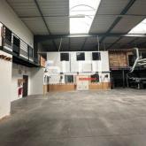 Locaux d'activités A VENDRE - DAGNEUX - 685 m²