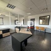 Locaux d'activités A VENDRE - DAGNEUX - 685 m²