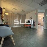 Locaux d'activités A LOUER - GENAS - 1 858 m²