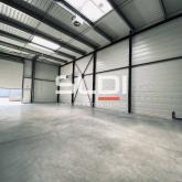 Activités A VENDRE - VAULX EN VELIN - 5 590 m² Activités A VENDRE - VAULX EN VELIN - 5 590 m²