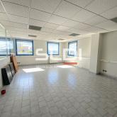 Locaux d'activités A LOUER - CHASSIEU - 1 112 m² Locaux d'activités A LOUER - CHASSIEU - 1 112 m²