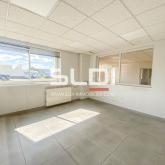 Locaux d'activités A LOUER - CHASSIEU - 1 112 m² Locaux d'activités A LOUER - CHASSIEU - 1 112 m²