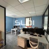 Bureaux A LOUER - LIMAS - 107 m² Bureaux A LOUER - LIMAS - 107 m²