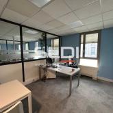 Bureaux A LOUER - LIMAS - 107 m² Bureaux A LOUER - LIMAS - 107 m²