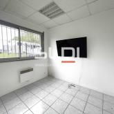 Locaux d'activités A LOUER - CHASSIEU - 380 m² Locaux d'activités A LOUER - CHASSIEU - 380 m²
