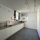 Locaux d'activités A LOUER - LYON - 372 m²