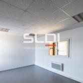 Locaux d'activités A LOUER - RILLIEUX LA PAPE - 135 m²