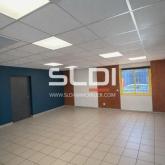 Locaux d'activités A LOUER - LA VERPILLIERE - 194 m² Locaux d'activités A LOUER - LA VERPILLIERE - 194 m²
