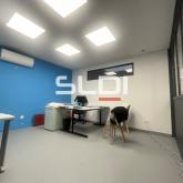 Locaux d'activités A VENDRE OU A LOUER - TREVOUX - 464 m² Locaux d'activités A VENDRE OU A LOUER - TREVOUX - 464 m²