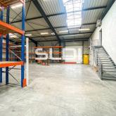Locaux d'activités A LOUER - VAULX EN VELIN - 931 m² Locaux d'activités A LOUER - VAULX EN VELIN - 931 m²