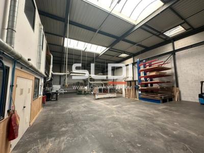 Locaux d'activités A VENDRE - DAGNEUX - 685 m²