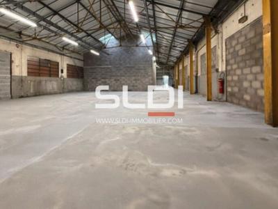 Locaux d'activités A VENDRE - SAINT GENEST LERPT - 235 m²