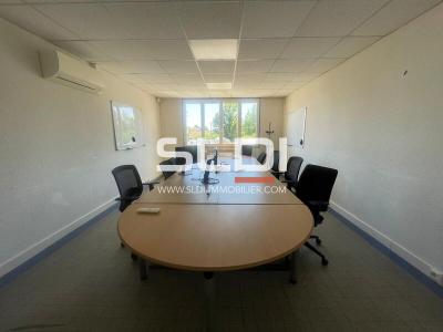 Locaux d'activités A VENDRE - AMBERIEUX - 1 910 m²