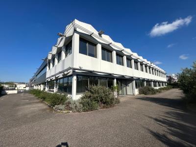 Locaux d'activités A LOUER - DARDILLY - 1 854 m²