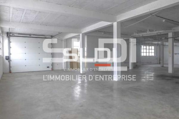 Locaux d'activités A VENDRE OU A LOUER - DECINES CHARPIEU - 2 300 m²