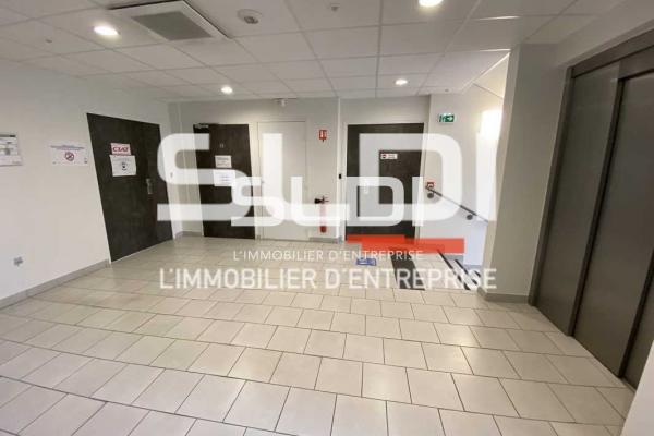 Bureaux A LOUER - COLOMBIER SAUGNIEU - 390 m²