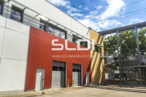 Locaux d'activités A LOUER - SAINT PRIEST - 4 309 m²