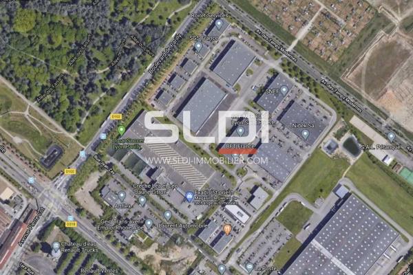 Locaux d'activités A LOUER - SAINT PRIEST - 4 309 m²