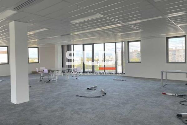 Bureaux A VENDRE OU A LOUER - VENISSIEUX - 2 354 m²