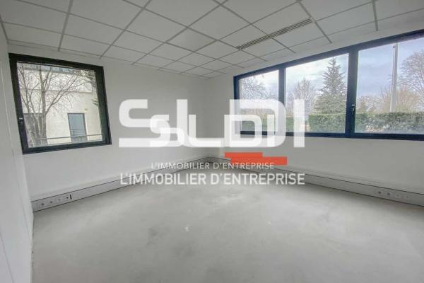 Bureaux A LOUER - BRON - 163 m²